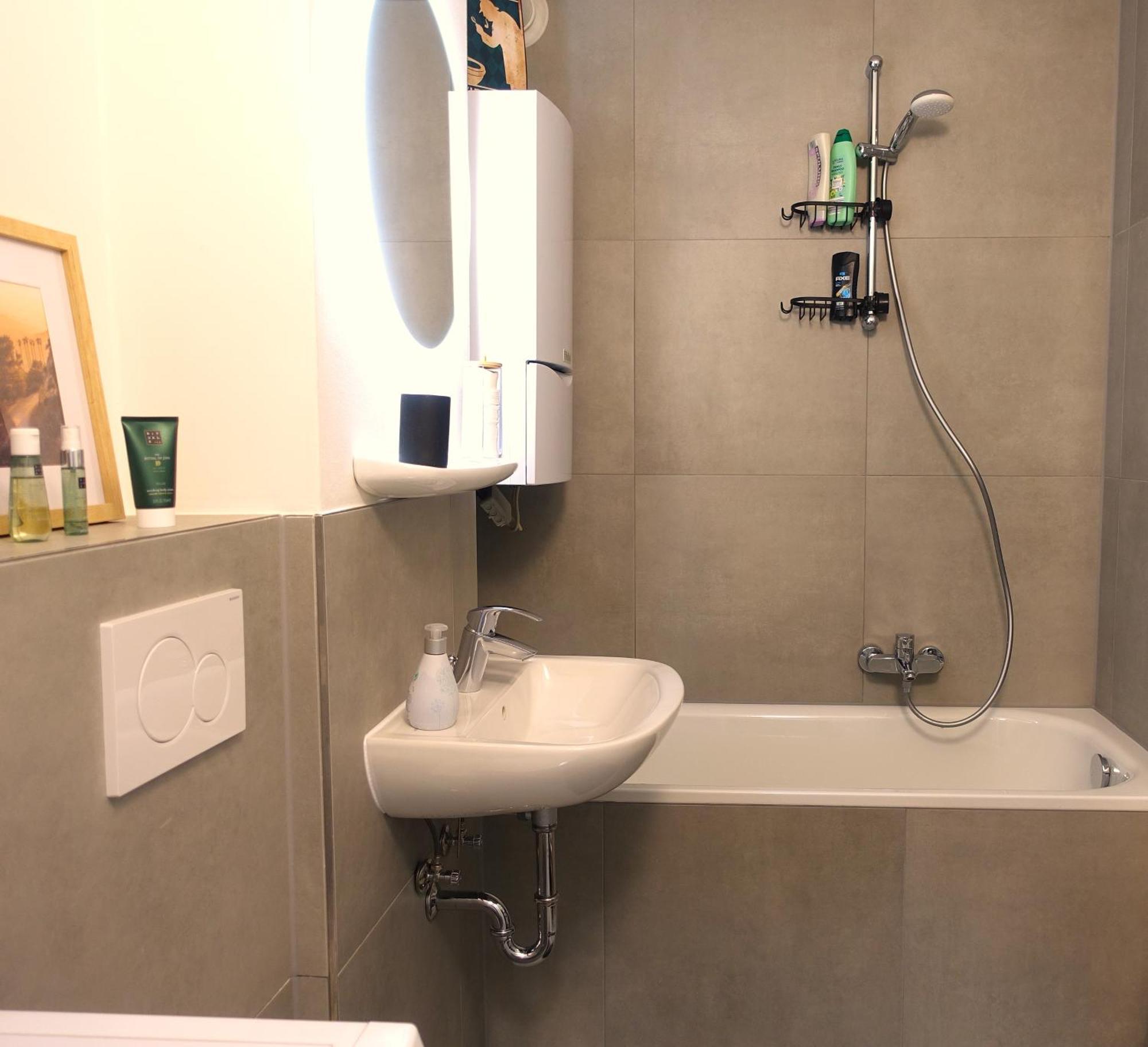 Getaway Apartment - Balkon - Kueche - Ruhe - Waesche - S-Bahn - 60 Qm Duisburg Luaran gambar